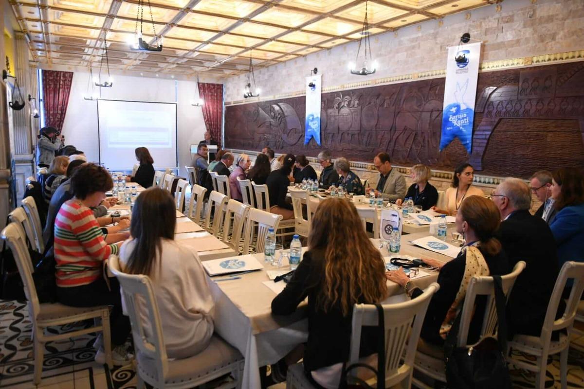 &Ccedil;anakkale'de 'G&ouml;&ccedil;&uuml;n Kadın, &Ccedil;ocuk ve Yerele Etkileri' konuşuldu