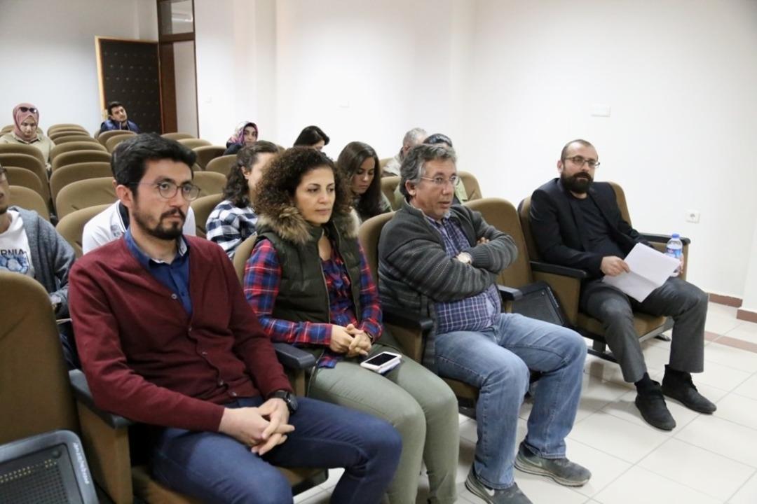 AS&Uuml;&rsquo;de felsefe toplantısı ger&ccedil;ekleştirildi