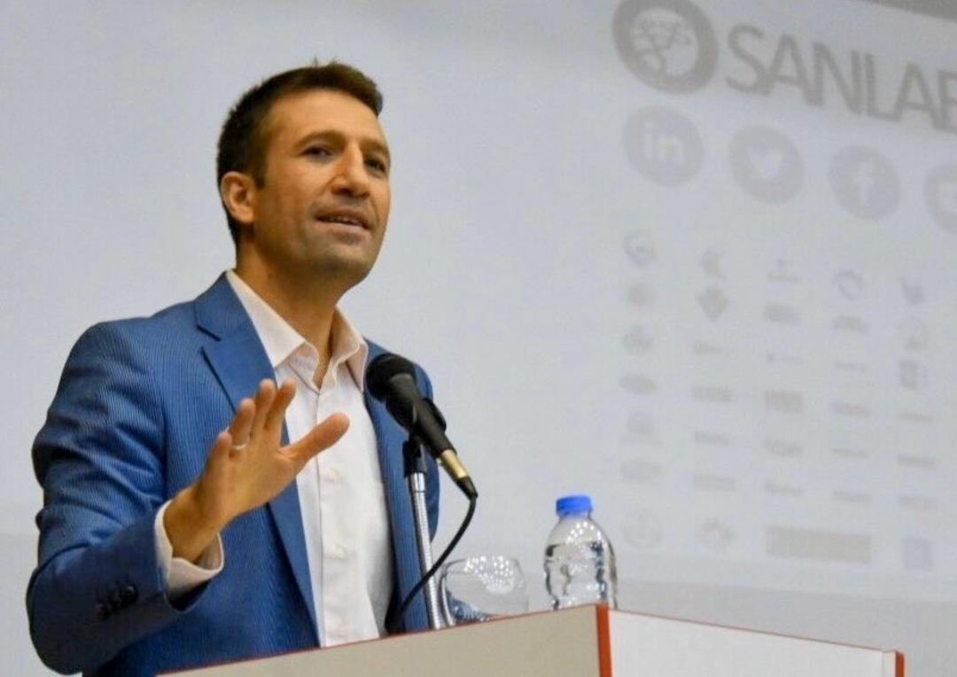 Teknoloji Girişimcisi K&uuml;krek: &ldquo;Kemal Sunal &ouml;lmeden &ouml;nce sim&uuml;lat&ouml;r yapılmış olsaydı sanat&ccedil;ımız b&ouml;yle &ouml;lmeyecekti&rdquo;