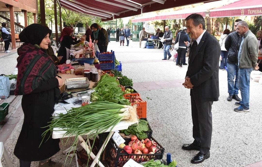 Kadın &uuml;reticileri emeği Tepebaşı&rsquo;nda kazanca d&ouml;n&uuml;ş&uuml;yor