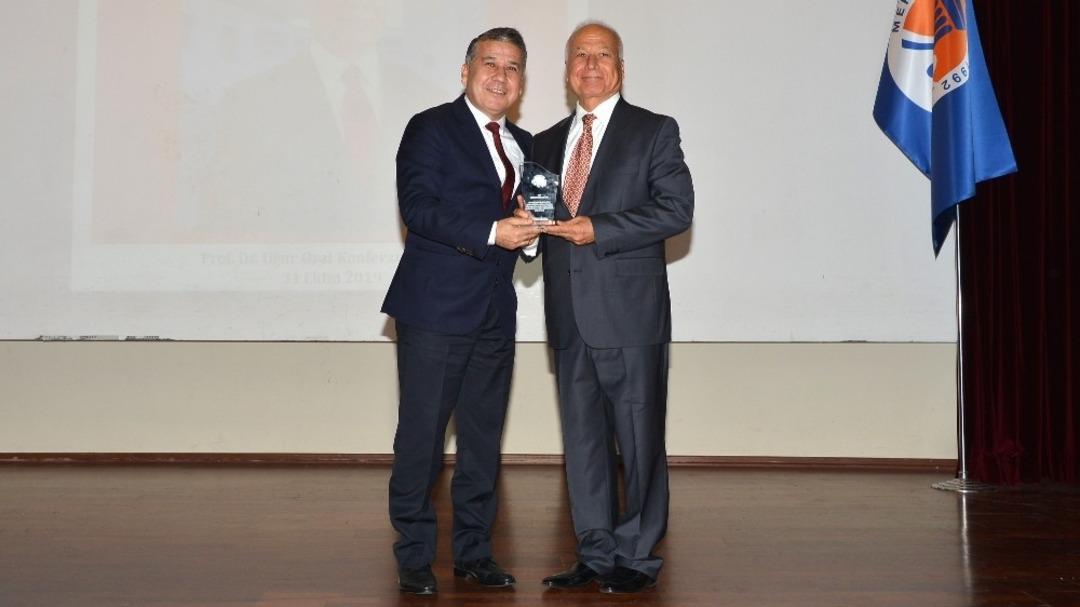 Emekliye ayrılan Prof. Dr. Halil Kumbur Mersin &Uuml;niversitesi&rsquo;ne veda etti