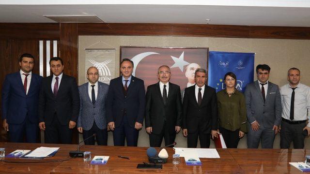 Mardin tarihi dokusuna uygun Kent Meydanına kavuşuyor