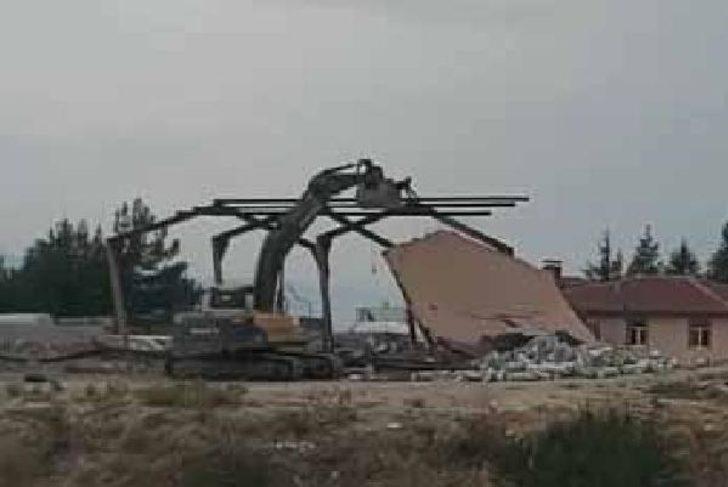 İşçi çıktığı duvar yıkılınca enkaz altında kaldı G3