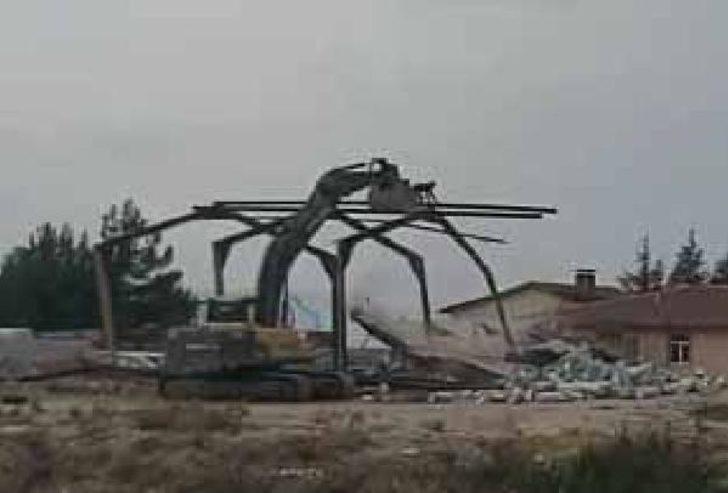 İşçi çıktığı duvar yıkılınca enkaz altında kaldı G5