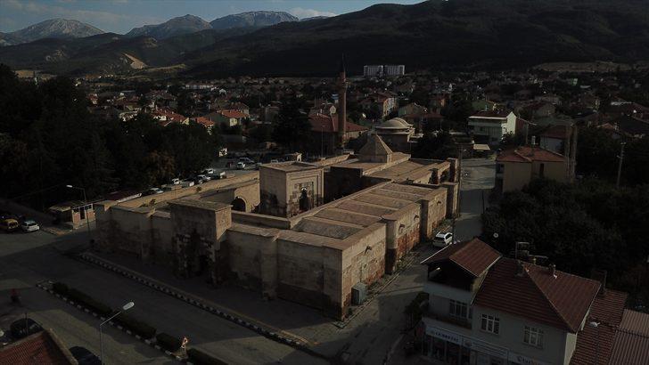 Afyonkarahisar'ın en büyük kervansarayı: İshaklı G1