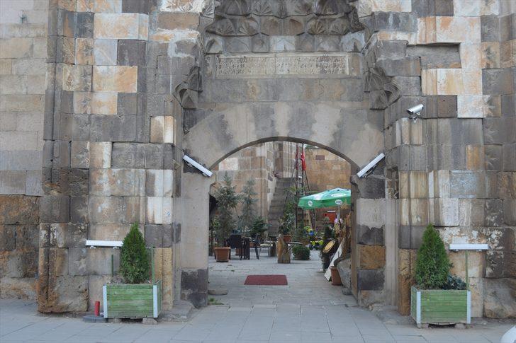 Afyonkarahisar'ın en büyük kervansarayı: İshaklı G3