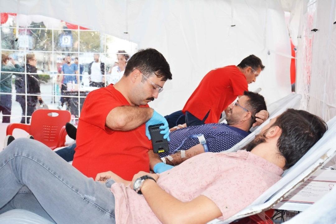 Adana&rsquo;da Kızılay Haftası kutlandı