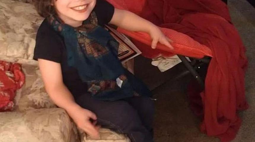 Cüce çift, cüce taklidi yapan 'sosyopat' kadını evlat edinmek istiyor!