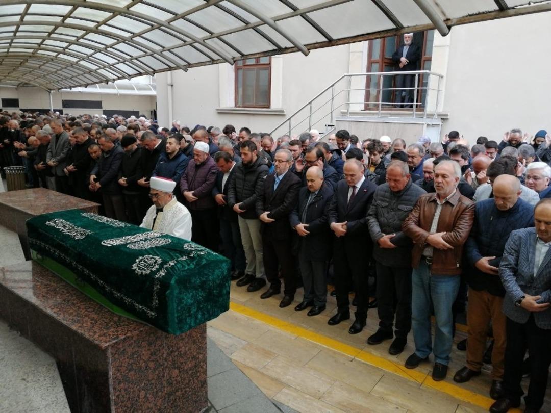 Eski Başkan Keleş&rsquo;in oğlu son yolculuğuna uğurlandı