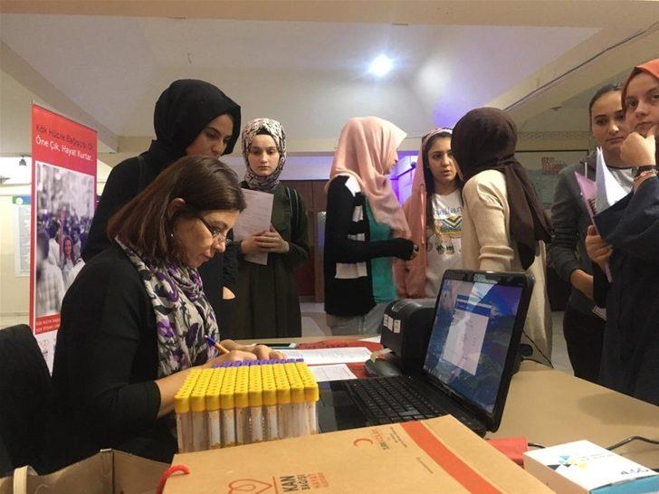 KYK’lı öğrencilerden, Türk Kızılayı’nın kök hücre bağışı kampanyasına destek G3