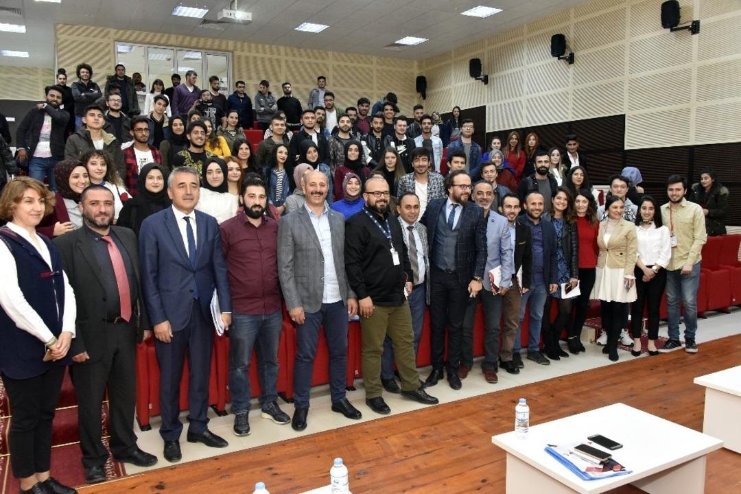 G&uuml;m&uuml;şhane&rsquo;de mektepliler ve alaylılar buluştu