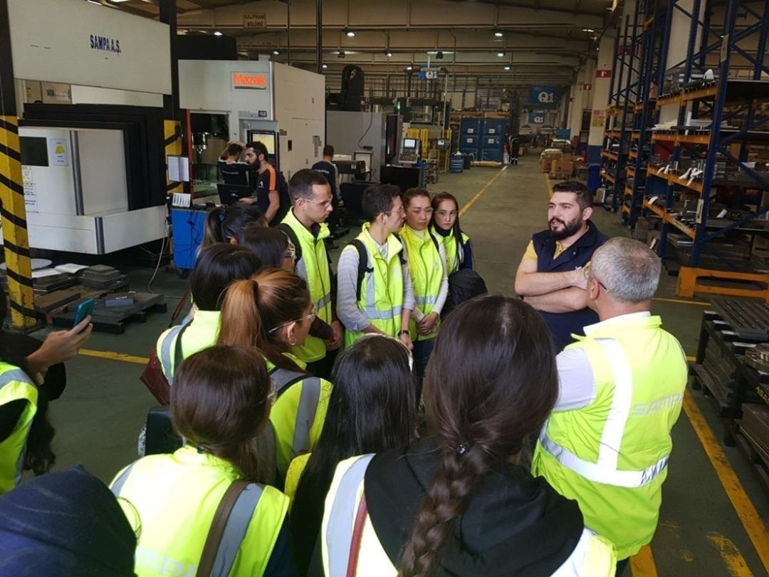 OM&Uuml;&rsquo;n&uuml;n uluslararası &ouml;ğrencileri otomotiv fabrikasında