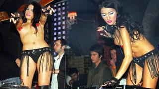 Üstsüz DJ iş başında