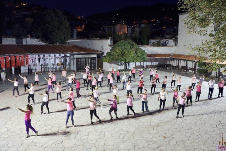 Meme Kanserine ‘Zumba’ yaparak dikkat çektiler G5