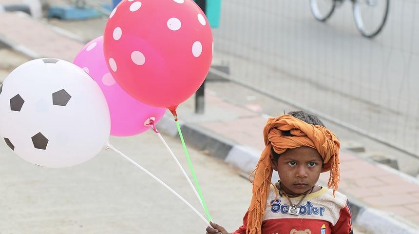 Yeni Delhi'de hava kirliliği nedeniyle eğitime ara verildi!