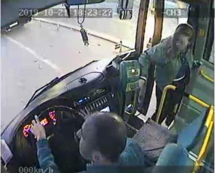 Halk otobüsünde iğrenç olay! 12 gündür aranıyordu G3