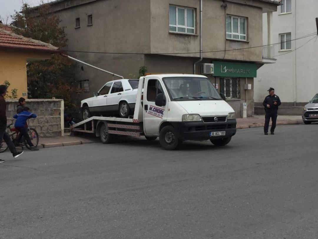 Haciz i&ccedil;in gelenlere silahla direndi