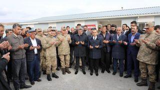 Güvenlik korucusu silahın kazara ateş alması sonucu şehit düştü