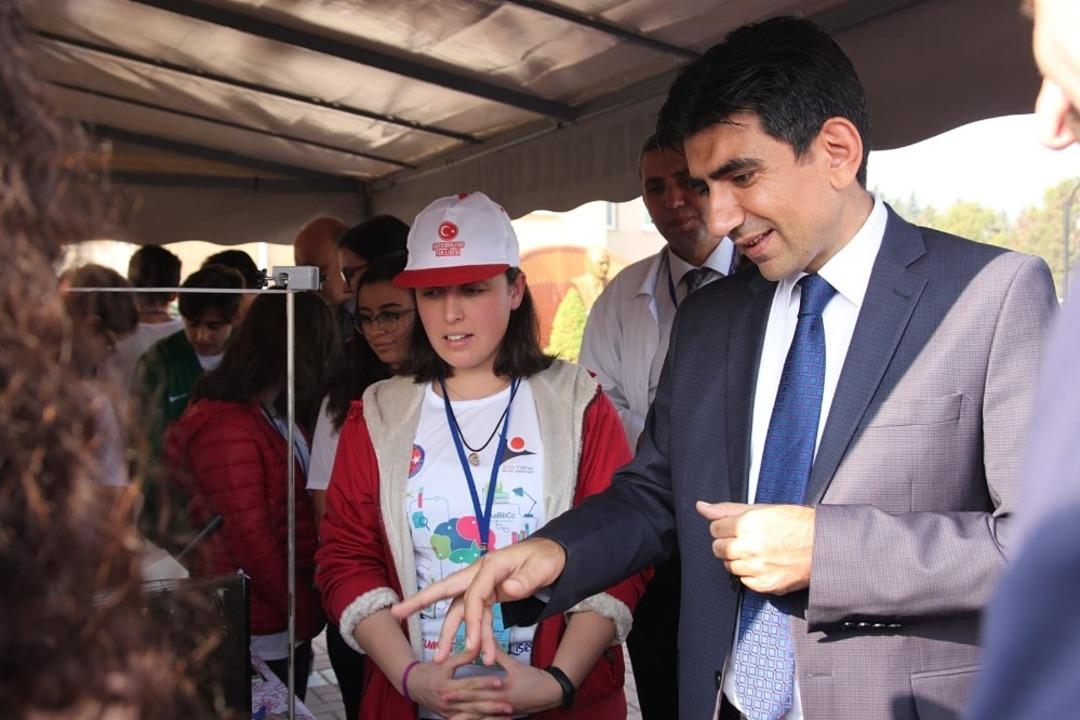 &Ccedil;aycuma&rsquo;da "T&Uuml;BITAK 4006 Bilim Fuarı"
