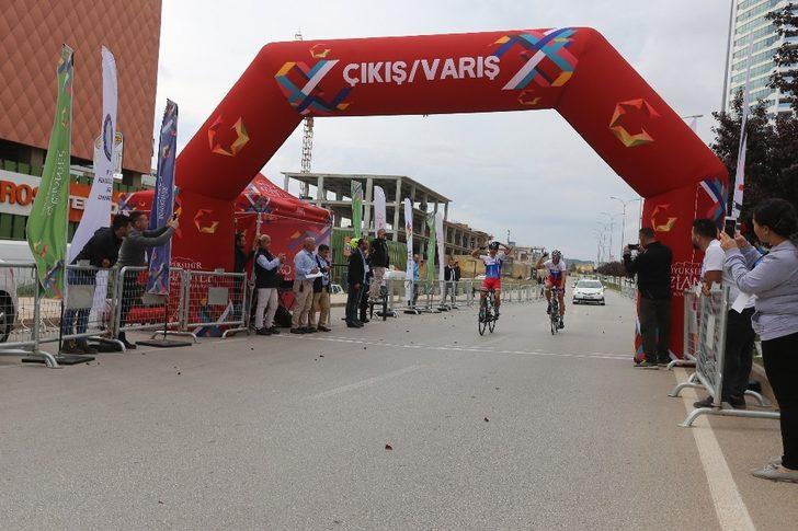 Dünya İşitme Engelliler Bisiklet Şampiyonası yol yarışmasıyla devam etti G3