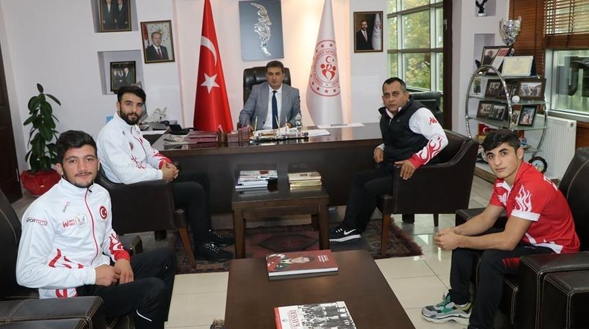 Muaythaicilerden Avrupa Şampiyonası &ouml;ncesi Eskici&rsquo;ye ziyaret