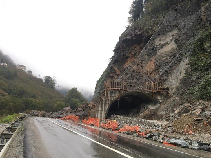 Uzungöl yolunda heyelan G3
