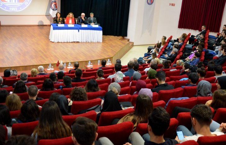 Türk ve Yunan kaynaklarına göre milli mücadele ve Cumhuriyetin ilanı konulu panel gerçekleştirildi G4