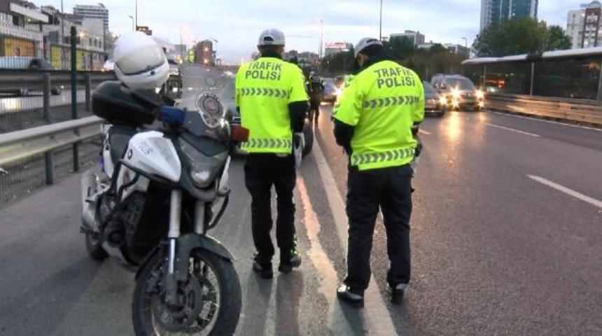 İstanbul'da yetkisiz çakar lamba denetimi