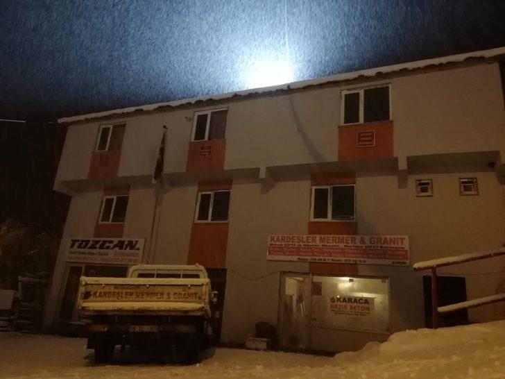 Kar yağışı sürprizi! Erzurum, Kars, Bayburt, Tokat, Sivas, Ordu, Gümüşhane, Ardahan ve Amasya beyaza büründü G3