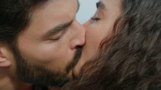 Hercai 19. son bölüme Miran ve Reyyan'ın ateşli öpüşme sahnesi damga vurdu!