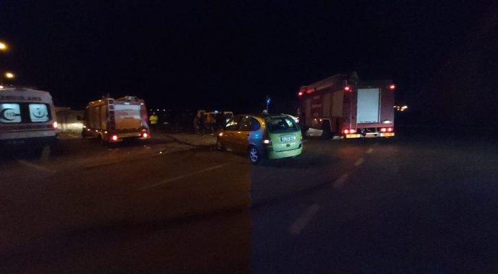 Fabrika işçilerini taşıyan minibüs kaza yaptı: 8 yaralı G4