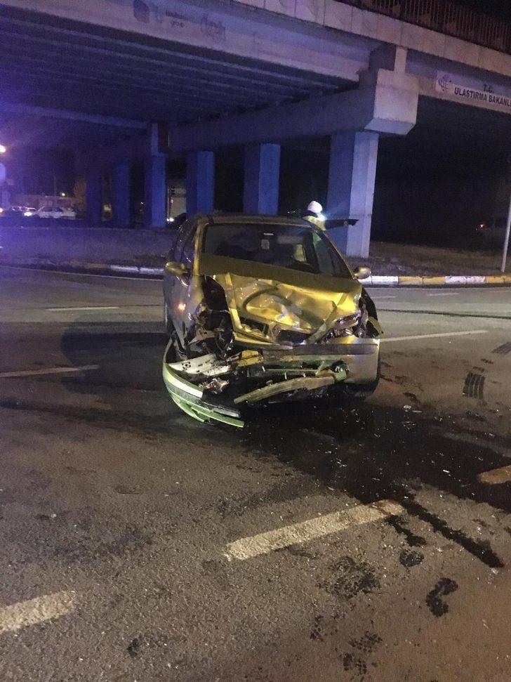 Fabrika işçilerini taşıyan minibüs kaza yaptı: 8 yaralı G5