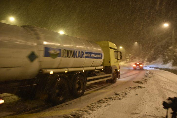 Zigana’da kar yağdı, vatandaşlar kar topu ve horon oynadı G1