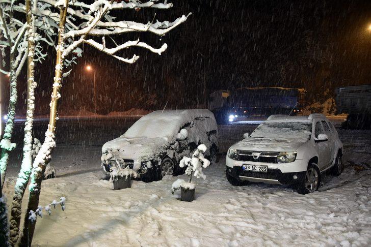 Zigana’da kar yağdı, vatandaşlar kar topu ve horon oynadı G5