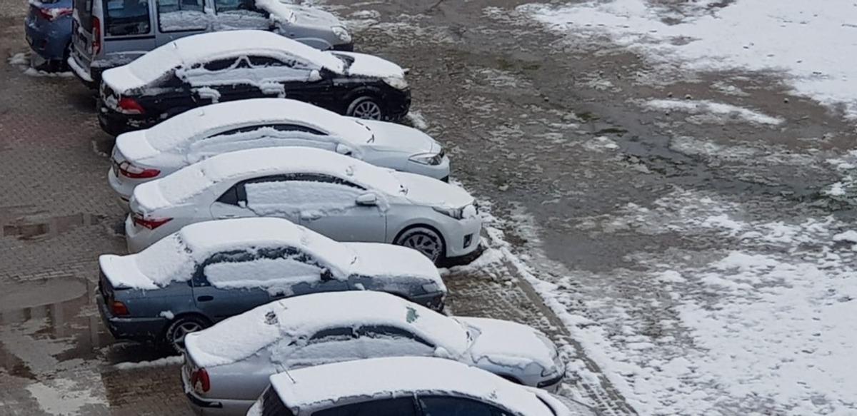 Kar yağışı s&uuml;rprizi! Erzurum, Kars, Bayburt, Tokat, Sivas, Ordu, G&uuml;m&uuml;şhane, Ardahan ve Amasya beyaza b&uuml;r&uuml;nd&uuml;