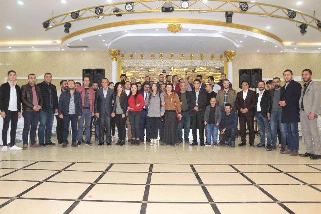 M&uuml;zisyenler, iki b&ouml;breği iflas eden arkadaşları i&ccedil;in kampanya başlattı