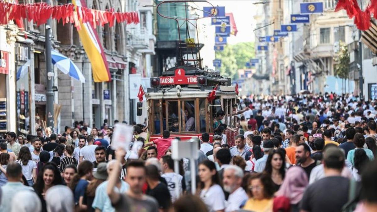 Y&uuml;zde 12 arttı! İstanbul'a en &ccedil;ok Alman turistler geldi