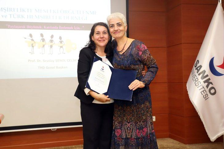 Türk Hemşireler Derneği Başkanı Prof. Dr. Sevilay Şenol Çelik, SANKO Üniversitesi hemşirelik bölümü’nün konuğu oldu G3