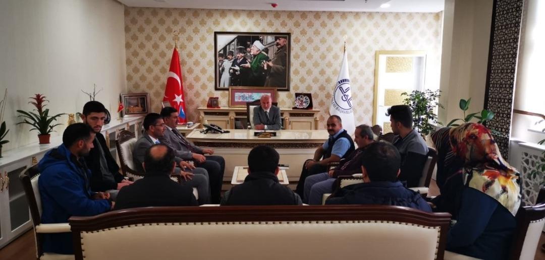 Kur&rsquo;an ve dini bilgiler yarışmasını kazanan 1 işitme ve 1 g&ouml;rme engelli vatandaş &uuml;cretsiz umreye gidecek