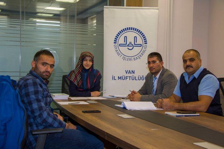 Kur’an ve dini bilgiler yarışmasını kazanan 1 işitme ve 1 görme engelli vatandaş ücretsiz umreye gidecek G2