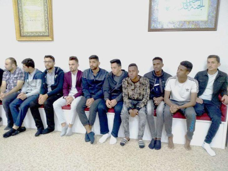 Müftü Akkuş, öğrencilerle bir araya geldi G3