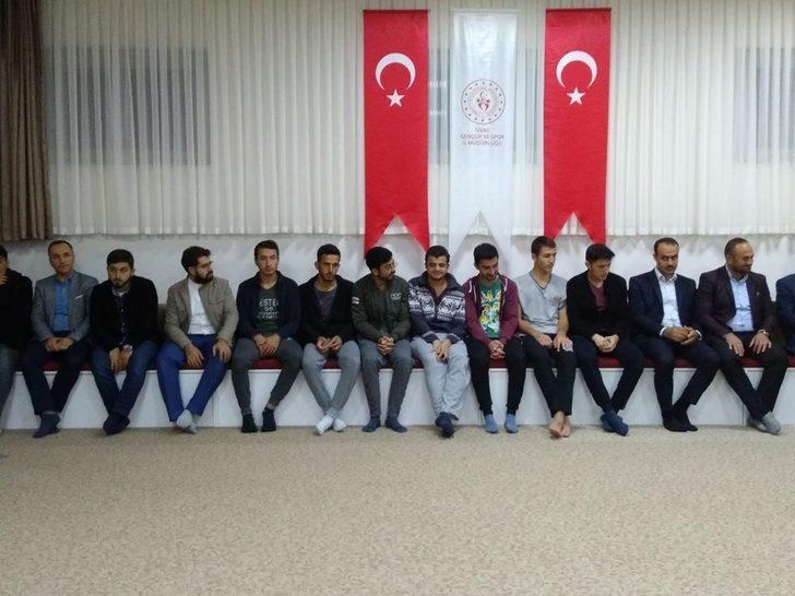 Müftü Akkuş, öğrencilerle bir araya geldi G4