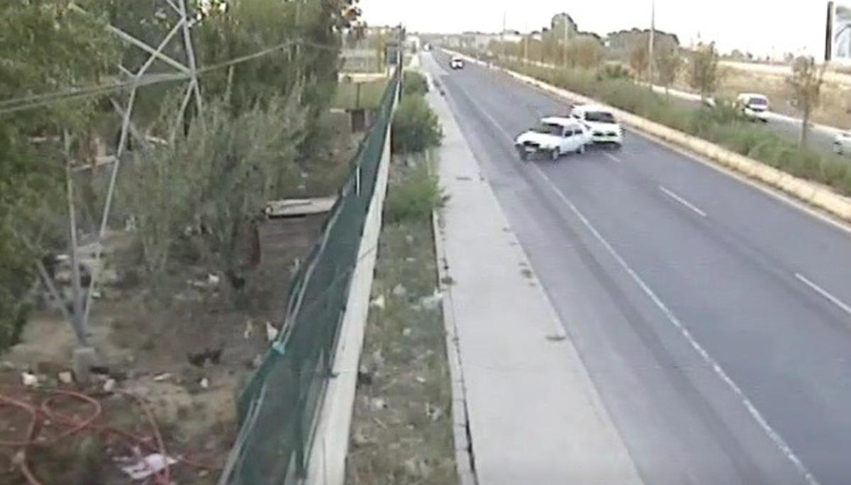 Vicdansız s&uuml;r&uuml;c&uuml; &ccedil;arptı, ka&ccedil;tı, arkasına bile bakmadı