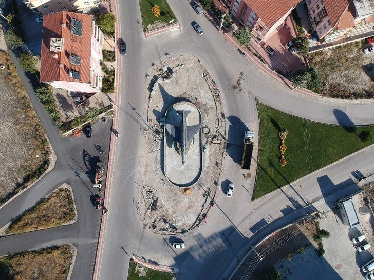 İlk kadın şehit pilot Ayfer Gök’ün ismi, F-4 Fantom uçağı yerleştirilen kavşakla ölümsüzleşecek G4