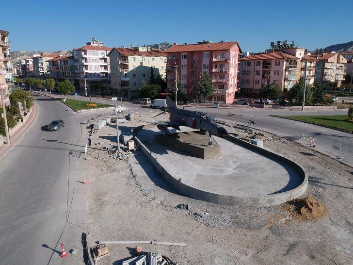 İlk kadın şehit pilot Ayfer Gök’ün ismi, F-4 Fantom uçağı yerleştirilen kavşakla ölümsüzleşecek G5