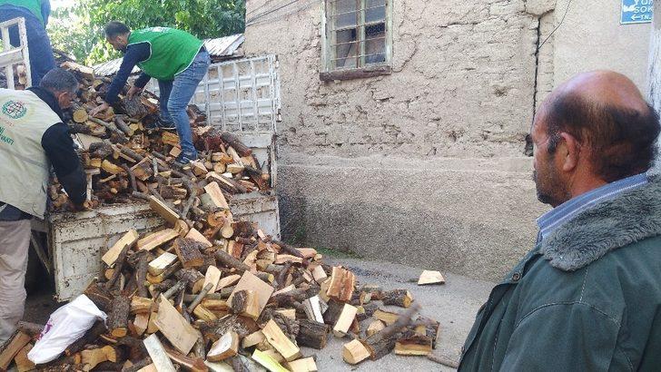 Elazığ’da kış öncesi ailelere odun yardımı G2