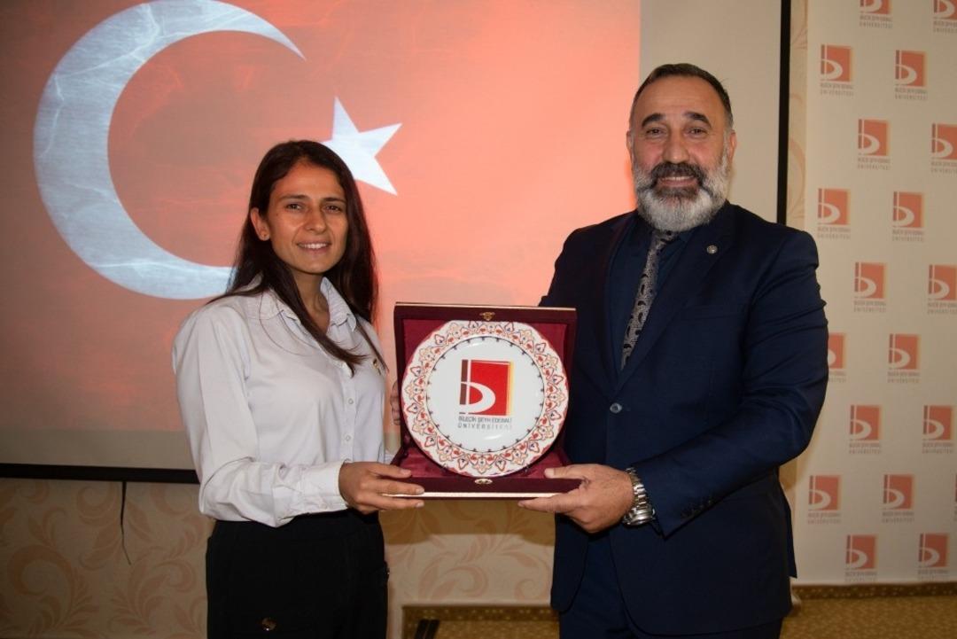 &ldquo;Cumhuriyete Giden Uzun Yol ve Atat&uuml;rk&rdquo; konferansı