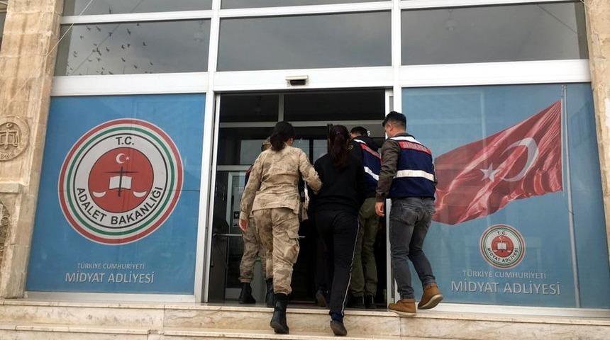 Dilenci kılığına giren hırsız kadınlar, 24 saat dolmadan yakalandı