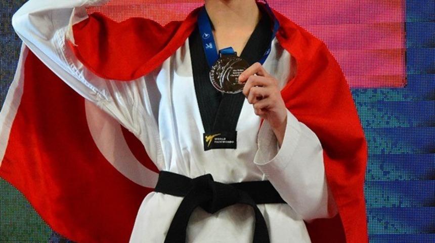 Beyşehirli milli tekvandocu Zeliha Ağrıs, Avrupa ikincisi oldu