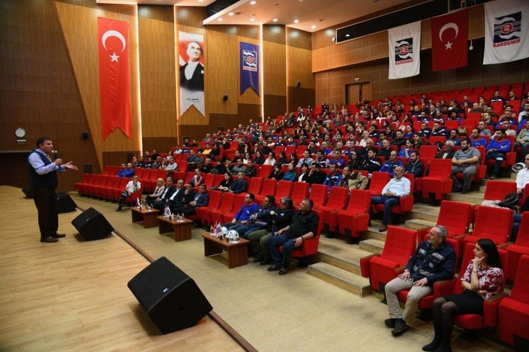 KARDEMİR&rsquo;de iş&ccedil;ilere &lsquo;&Ccedil;alışma Sevinci&rsquo; semineri verildi